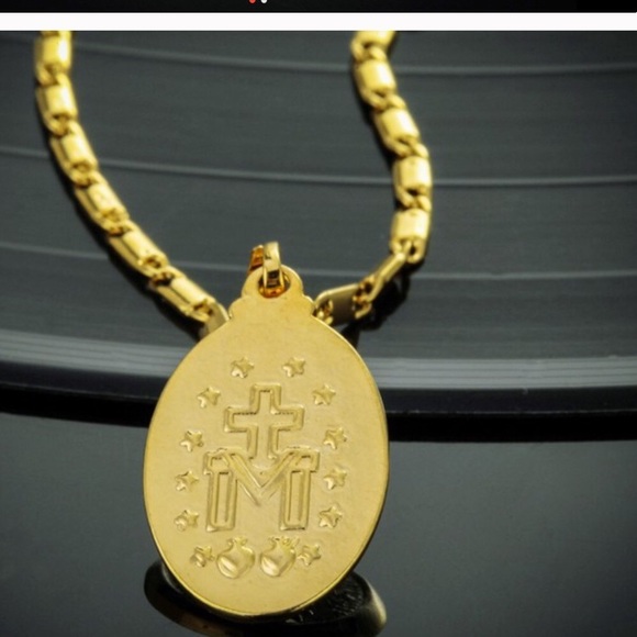 Virgin Mary Necklace with Pendant - Picture 2 of 6